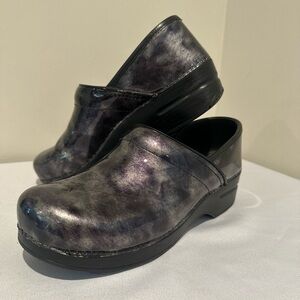 Dansko Women's XP 2.0 Pewter Marbled Patent Clog EU 41 US 11-11.5